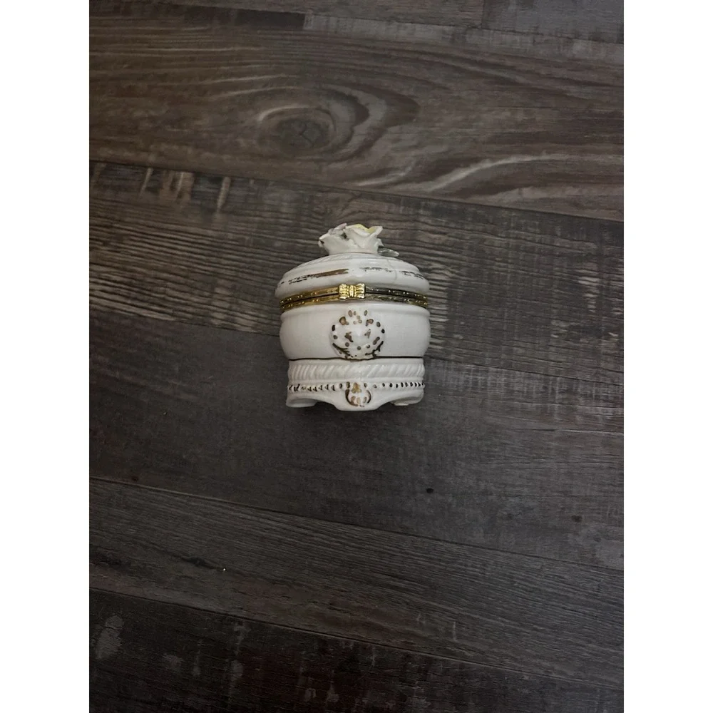 White Heart-Shaped Hinged Trinket Box w/ Rose Floral Lid & Gold Trim